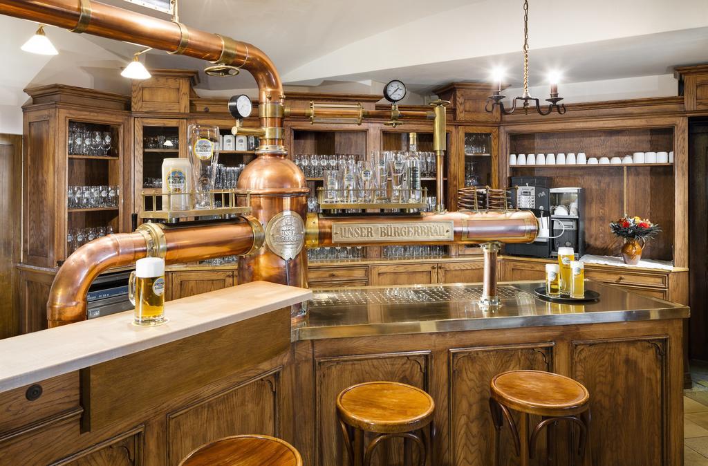 Altstadt- Und Businesshotel Pfaubraeu - Brauereigasthof - Fruehstuecksbuffet - Kostenfreie Radgarage - Hunde Willkommen Trostberg an der Alz Bagian luar foto